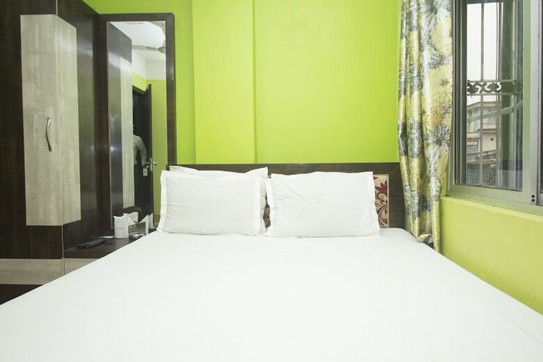 Spot On 38642 Hotel Sarojini Palace