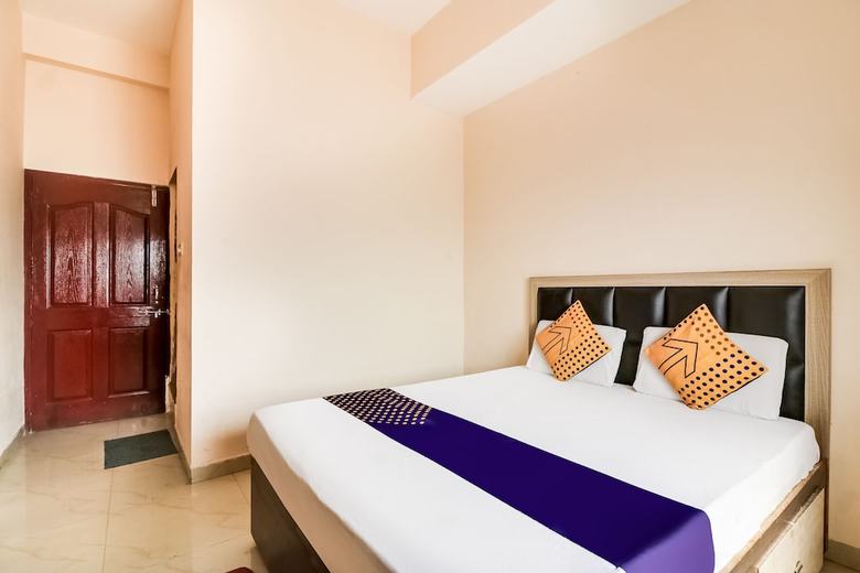 Spot On 37254 Hotel Krishna