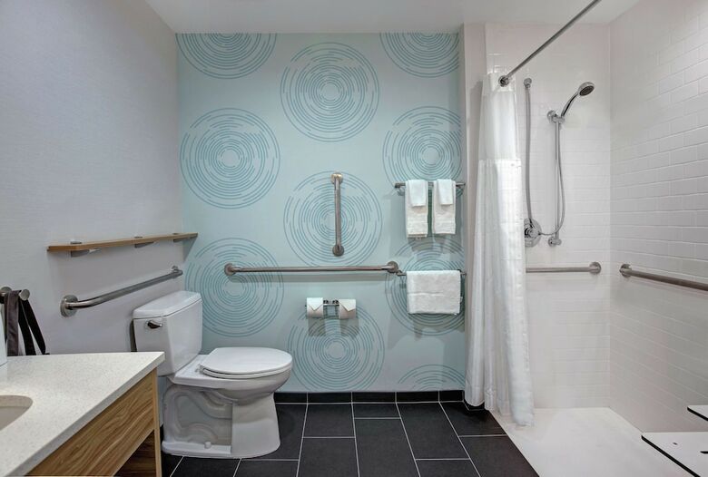 Hotel Tru By Hilton Austin Airport, Tx