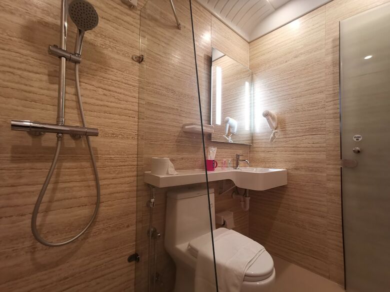 Top Holiday Hotel Mines Seri Kembangan