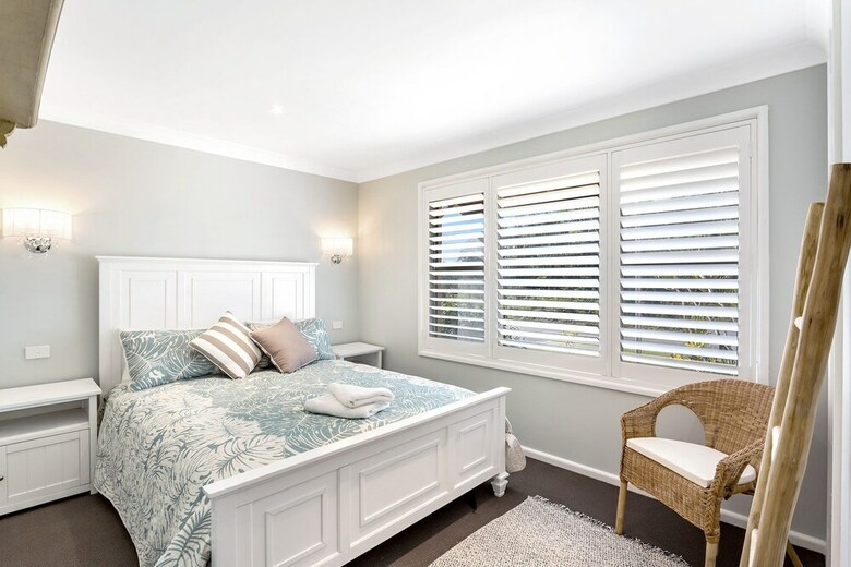 Bagnall Avenue, 1