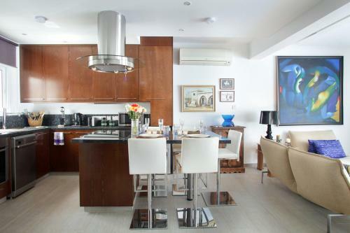 Villa Blue Phoenix
