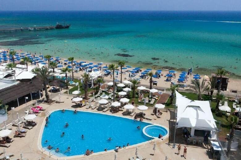 Vrissaki Beach Hotel