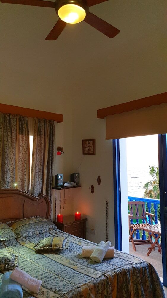 Hotel Astrofegia Beach Villa