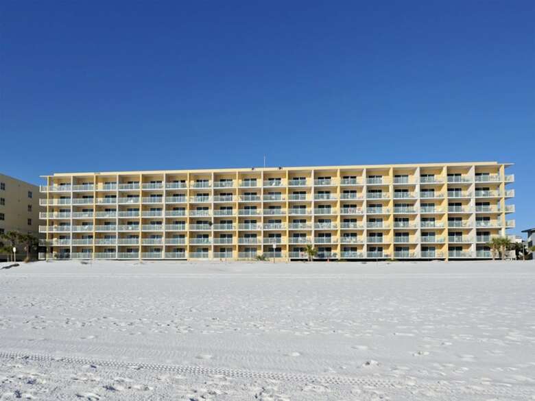 Pelican Isle 606