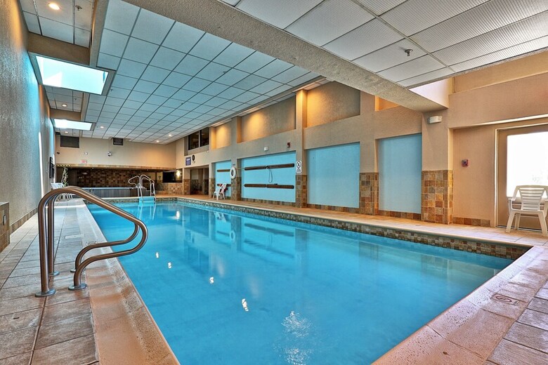Apartamentos Mg 3c16 - Wow!  Location. Views. Pool. Sauna. Shops.  2 Bedrooms