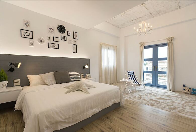 Hotel Blue White