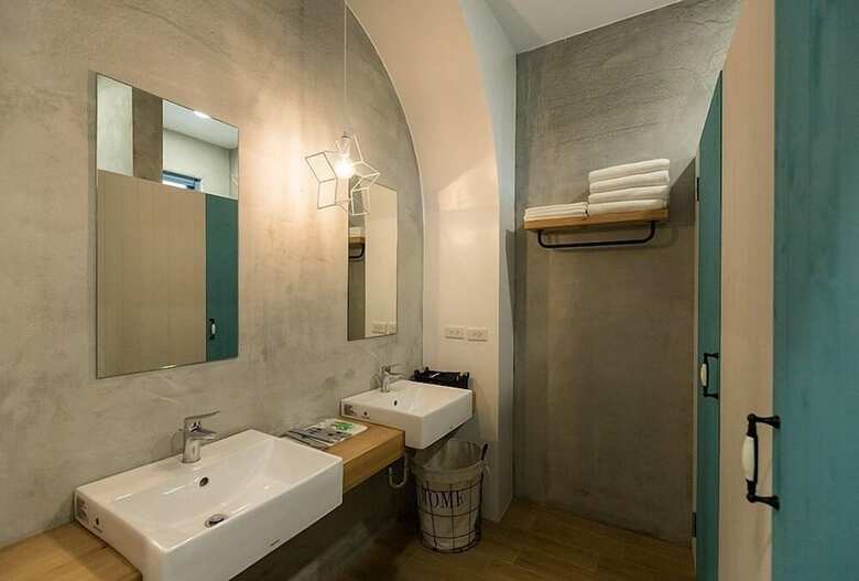 Hotel Blue White