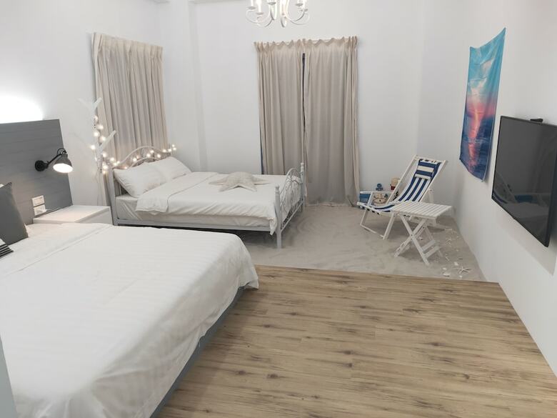 Hotel Blue White