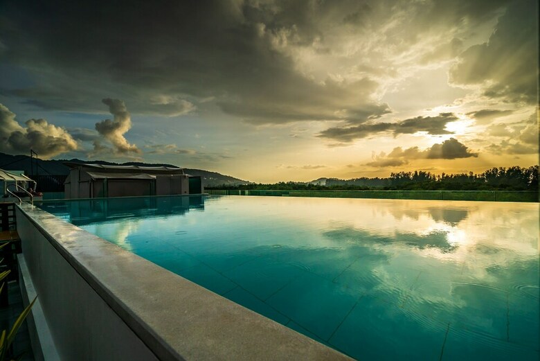 Oceanstone Resort By Lofty