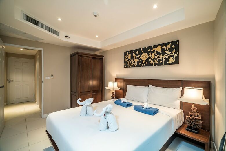 Kata Ocean View Condominium By Lofty