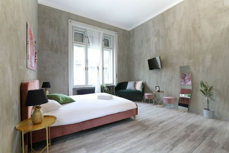 Hotel The 7 Budapest