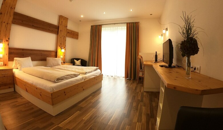 Hotel Bed Only Montana Ausseerland