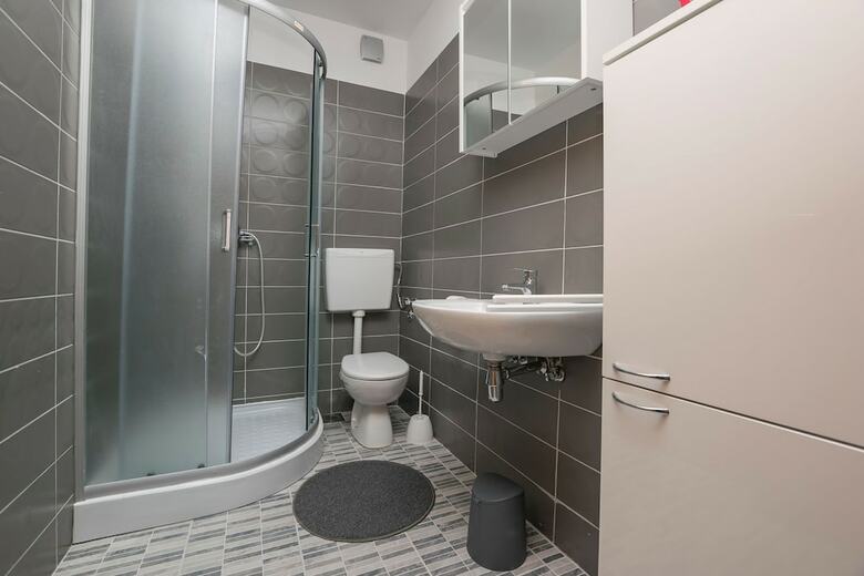 Apartment Ante