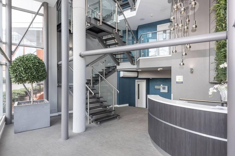 Light And Bright 1br Apartment Close To Station