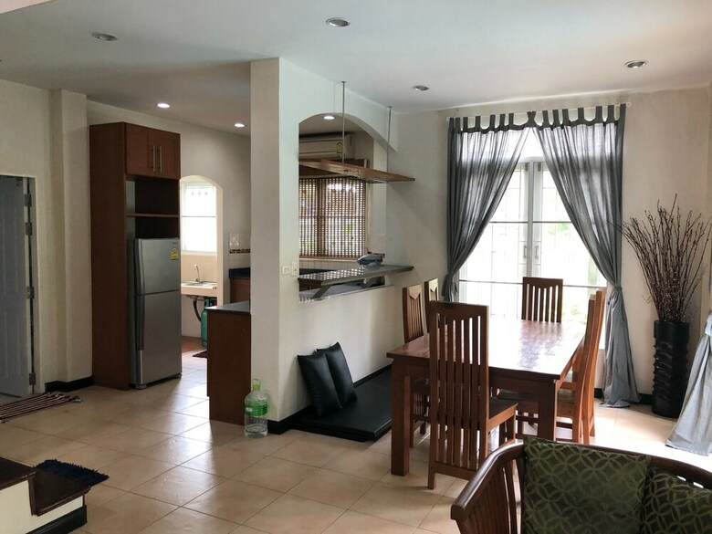 Pattaya Pool Villa Tlh