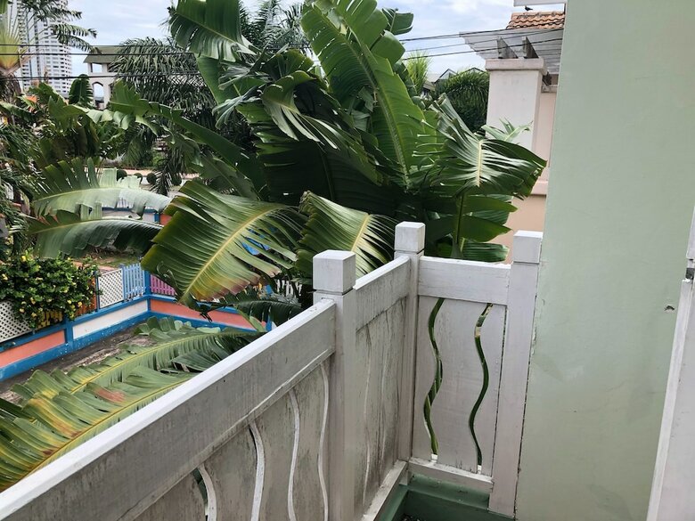 Pattaya Pool Villa Tlh