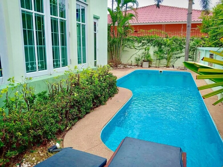 Pattaya Pool Villa Tlh