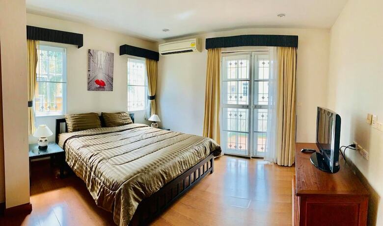 Pattaya Pool Villa Tlh