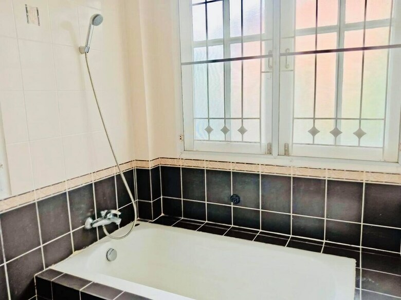 Pattaya Pool Villa Tlh