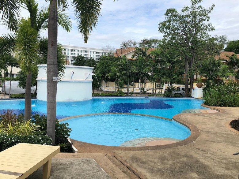 Pattaya Pool Villa Tlh