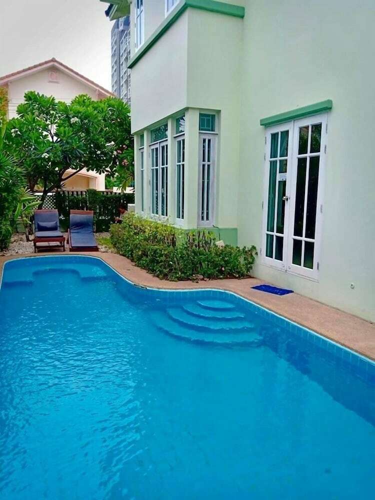 Pattaya Pool Villa Tlh