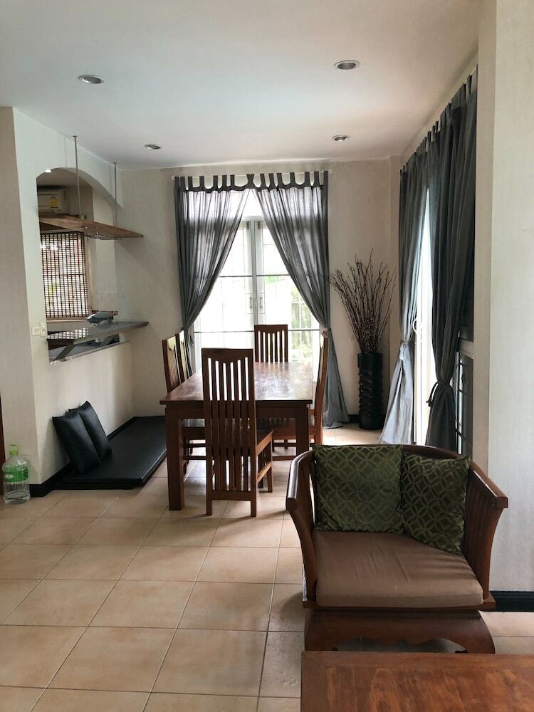 Pattaya Pool Villa Tlh