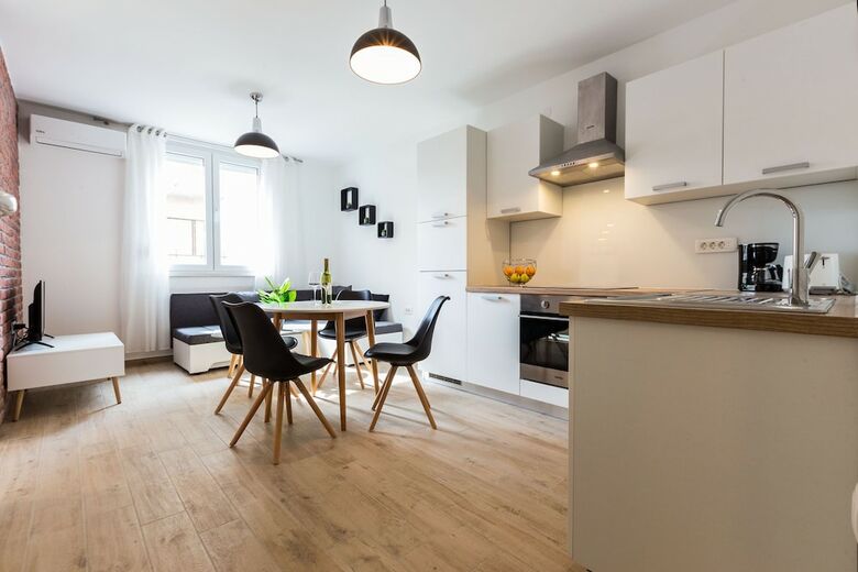 de Lux Apartment Near The Bridge
