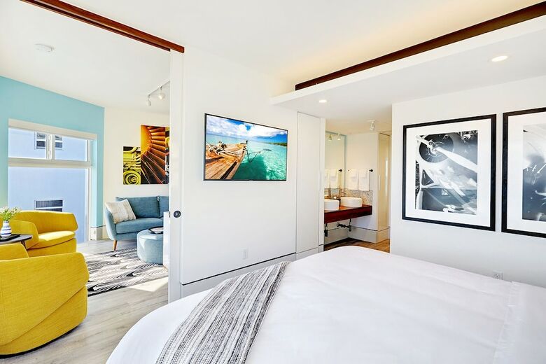 Motel Ocean Treasure Beachside Suites
