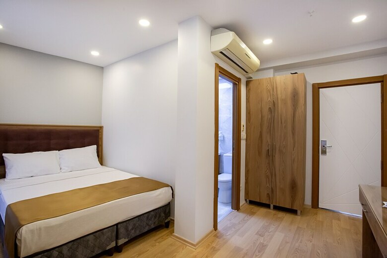 West Palace Hotel