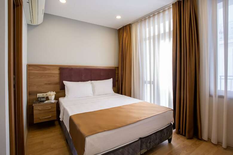 West Palace Hotel