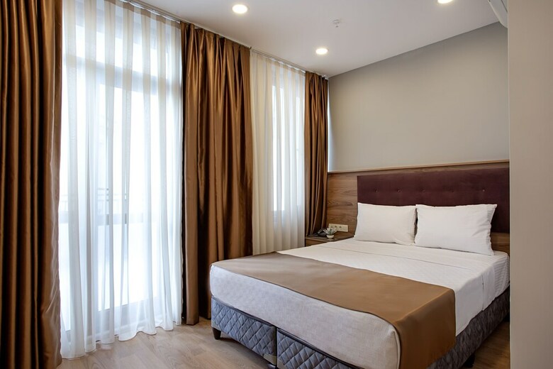 West Palace Hotel