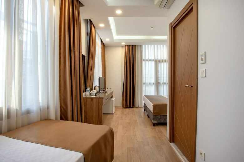 West Palace Hotel