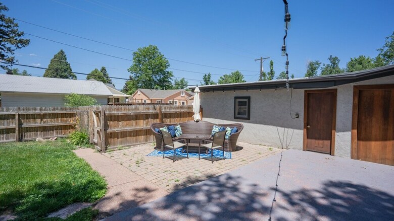 Home Sweet Home 3 Beds Central Springs Locale!