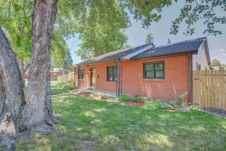 Home Sweet Home 3 Beds Central Springs Locale!