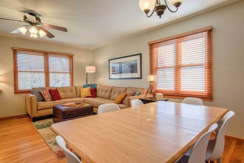 Home Sweet Home 3 Beds Central Springs Locale!