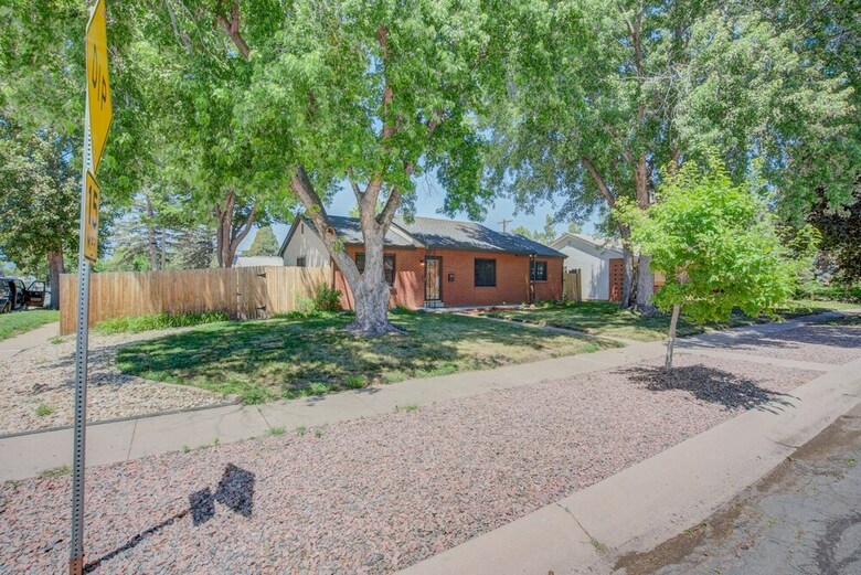 Home Sweet Home 3 Beds Central Springs Locale!