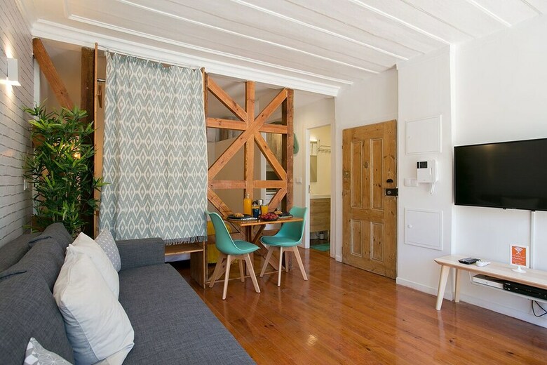 Armada Square I Apartment Rentexperience