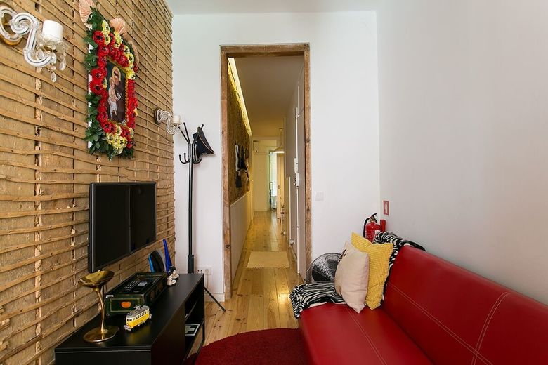 Bica Elevator Apartment Rentexperience