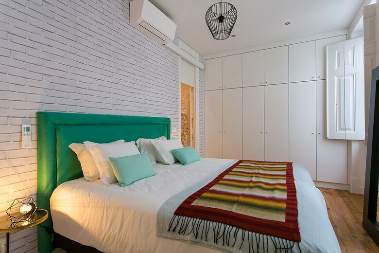 Modern Deluxe Apartment Rentexperience
