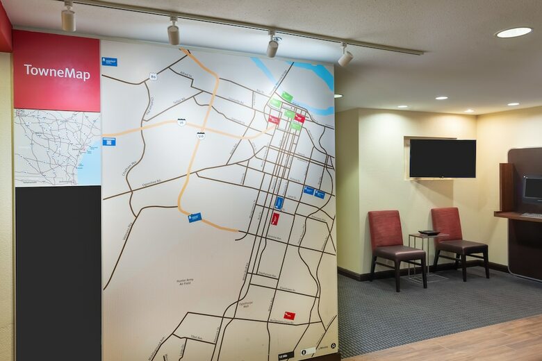 Hotel Towneplace Suites By Marriott Savannah Midtown