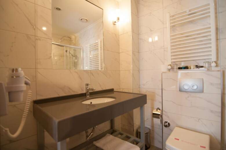 Seraglio Hotel & Suites