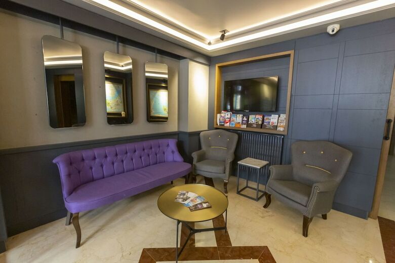 Seraglio Hotel & Suites