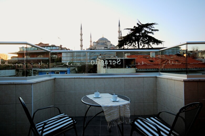 Seraglio Hotel & Suites
