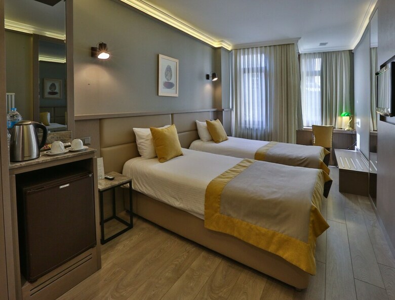 Seraglio Hotel & Suites