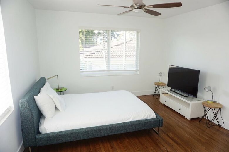 Luxe Miami Shores Home With Pool & Bbq