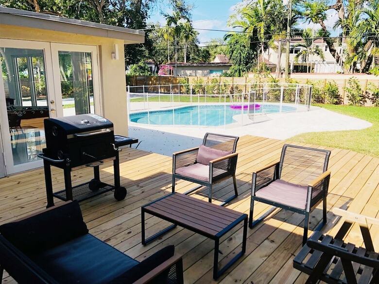 Luxe Miami Shores Home With Pool & Bbq