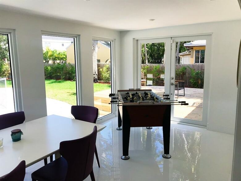 Luxe Miami Shores Home With Pool & Bbq