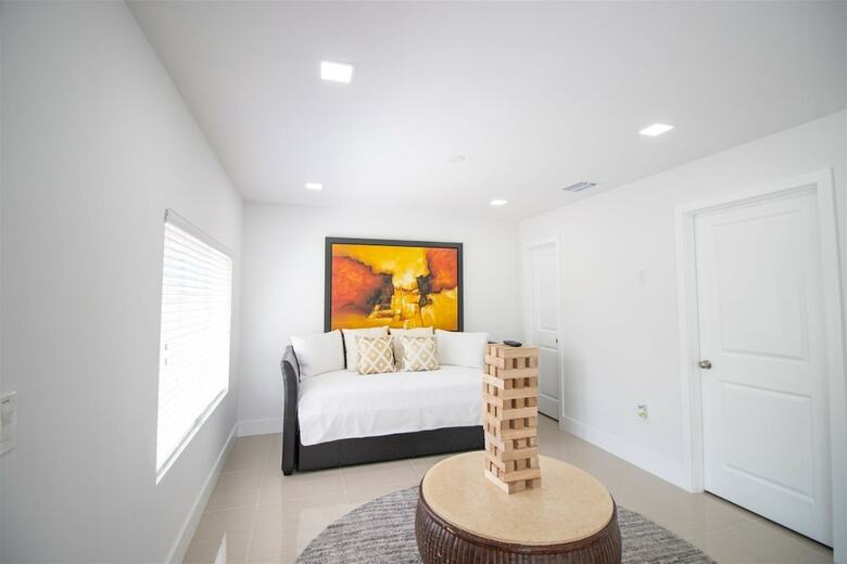 Like New Miami Springs Family Home
