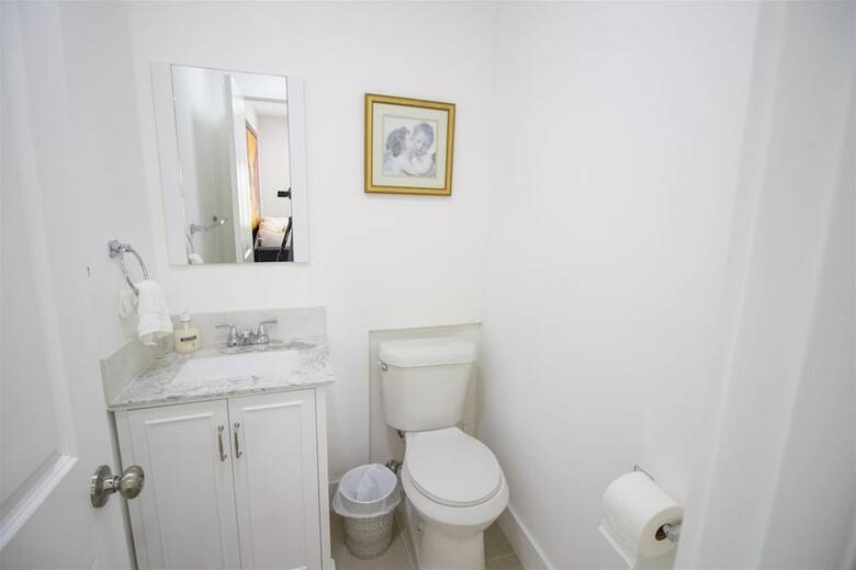 Like New Miami Springs Family Home